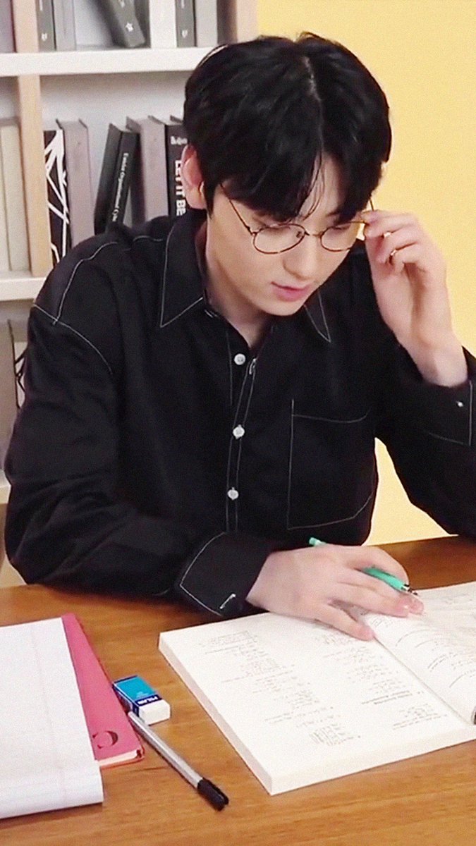 grkjbbay's tweet photo. #워너원
황민현 https://t.co/Wgvnz5ttV8