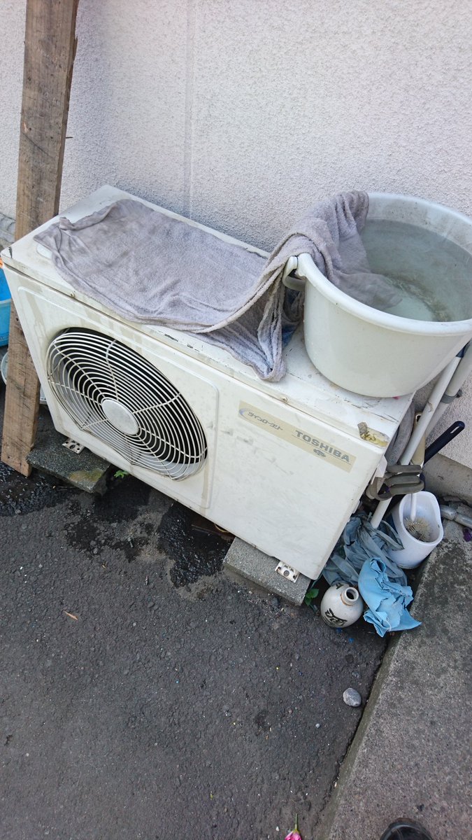 エアコン 室外 機 冷やす