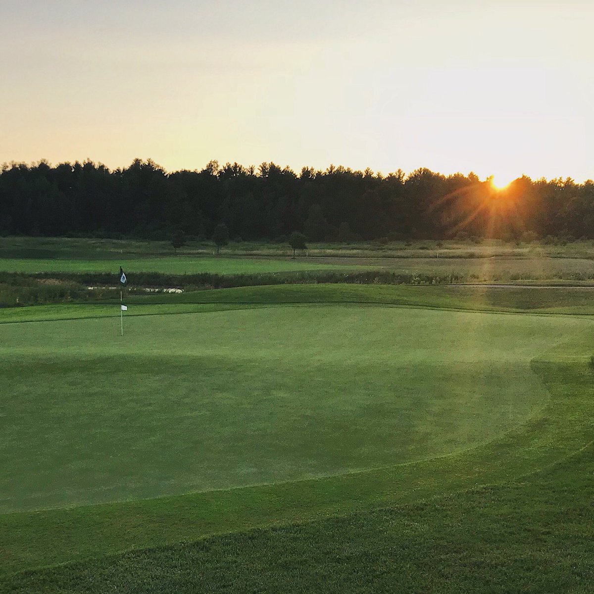 edcolemangolf's tweet photo. Sunset Cruise @VermontNational ....Great Golf, Great Staff! So pure!
.
#VT #Vermont #golf #golfing #getoutdoors #summernight #summer #golfporn #parnography #alone https://t.co/zhfGmtKE2q