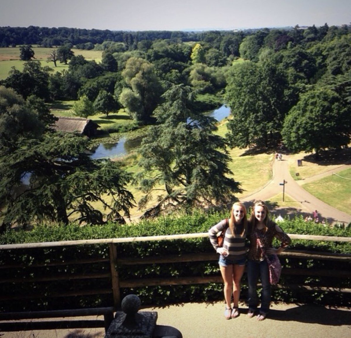 itsmommamitch's tweet photo. Reminiscing because of @Grayceland5. A trip back to England one day is a must 😫 https://t.co/oYpQErerZP