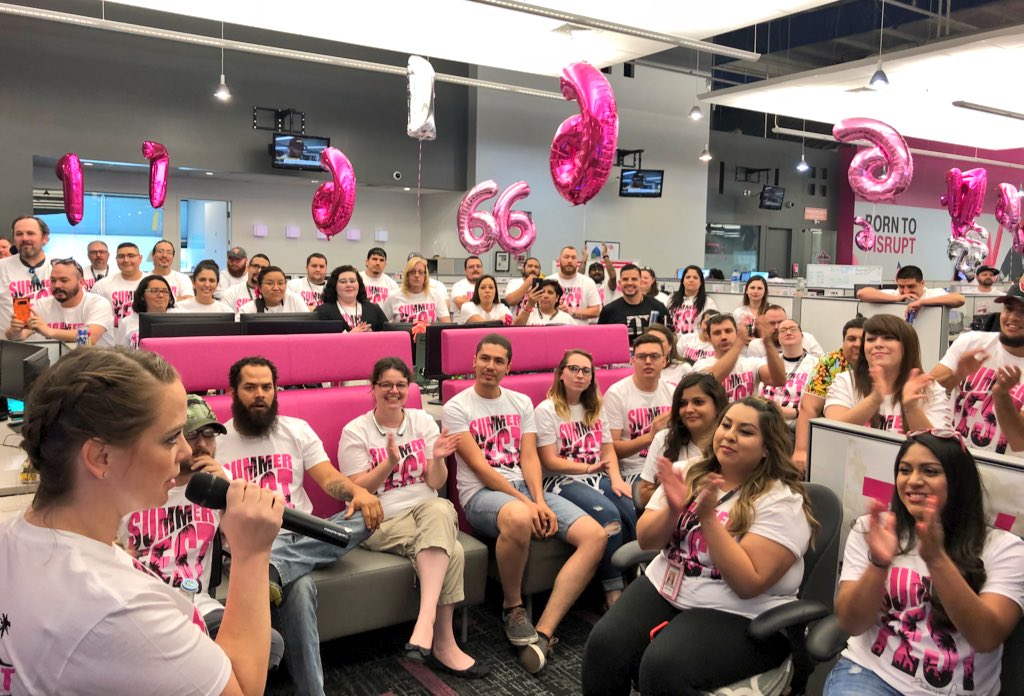 CallieField's tweet image. And then! @UKnow_Adolph and his Jefferson team blew me away with the customer insights and solutions they provided in #TexTalks. And! Wow! Thanks for the mural and my turquoise bday present 🎁!!