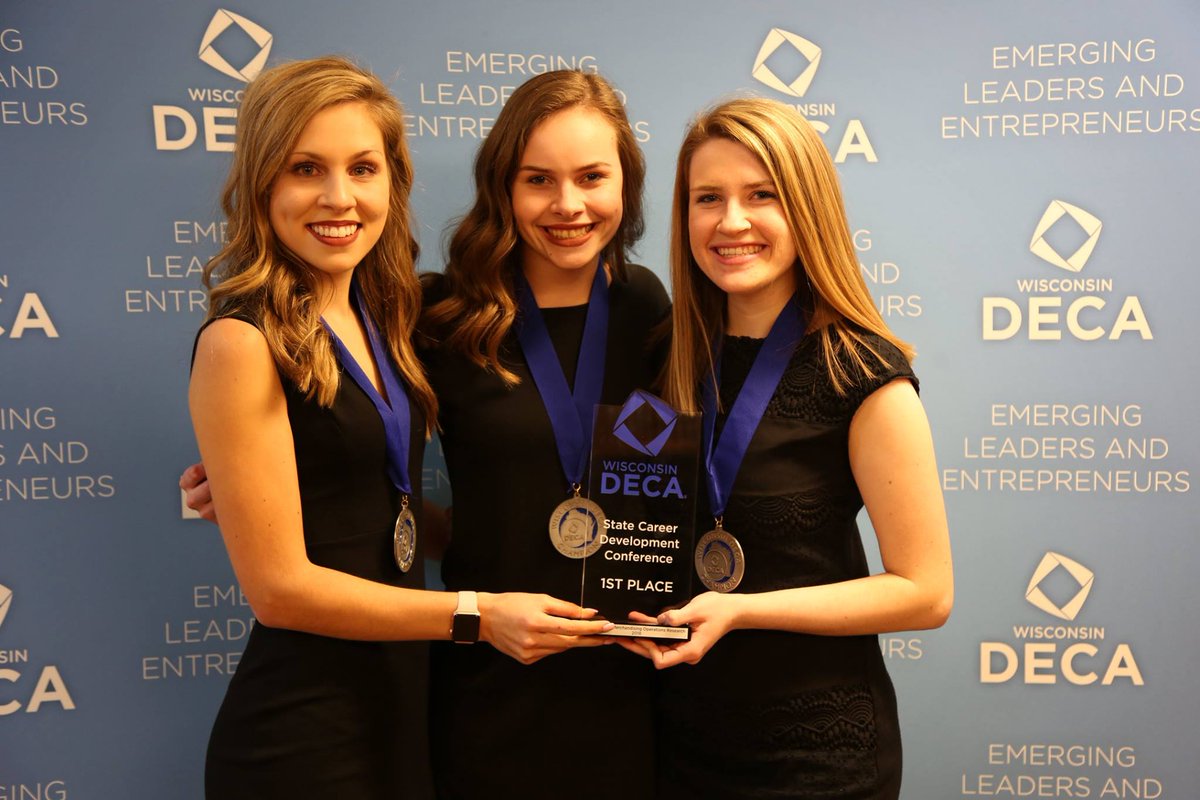 WI_DECA's tweet image. #TBT to some of the #DECAGlass from #WIDECASCDC 🔷🔷 It’s not too early to start preparing for competition so you can be sure to book a ticket to Orlando for #DECAICDC next April! 🏆🙌 #ReadyForIt