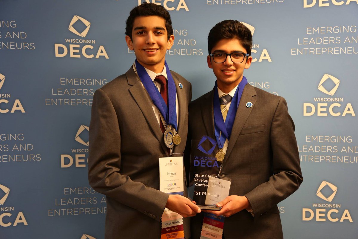 WI_DECA's tweet image. #TBT to some of the #DECAGlass from #WIDECASCDC 🔷🔷 It’s not too early to start preparing for competition so you can be sure to book a ticket to Orlando for #DECAICDC next April! 🏆🙌 #ReadyForIt