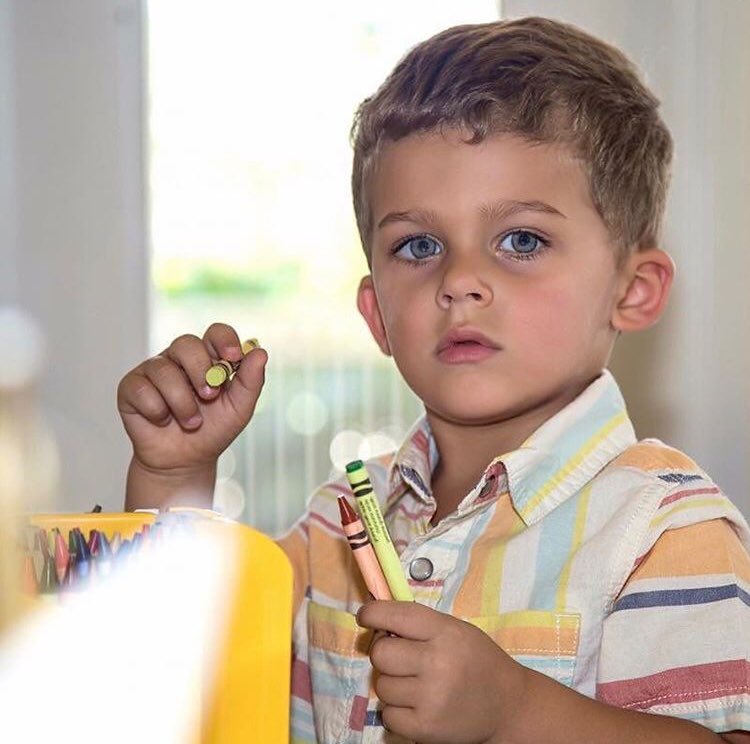 witchyhalfbreed's tweet image. Minha familia toda está pedindo ajuda, e esse foi o único jeito q vimos de ajudar, meu primo Logan de apenas 3 anos foi diagnosticado com  Leucemia (câncer no sangue) à uma semana atrás. Ele ficará um tempo internado e após irá para casa onde ficará 8 meses sem contato+