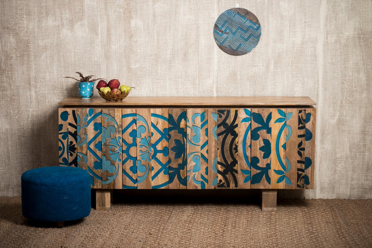 InLivingIndia's tweet photo. #consciouslyEngineered
 Indian Rosewood In Natural Finish Combined With Modern Technology. https://t.co/yuYUVvInee