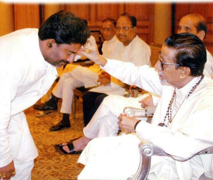 RaviSir_MP's tweet photo. गुरुपौर्णिमेनिमित्त वंदनीय शिवसेनाप्रमुखांना विनम्र अभिवादन! 🙏 @uddhavthackeray @Saamanaonline @ShivSena @AUThackeray #balasahebthackeray #shivsena #yuvasena #ravindragaikwad #ravisir  #dharashiv #osmanabad https://t.co/mJ3wCjUE5k