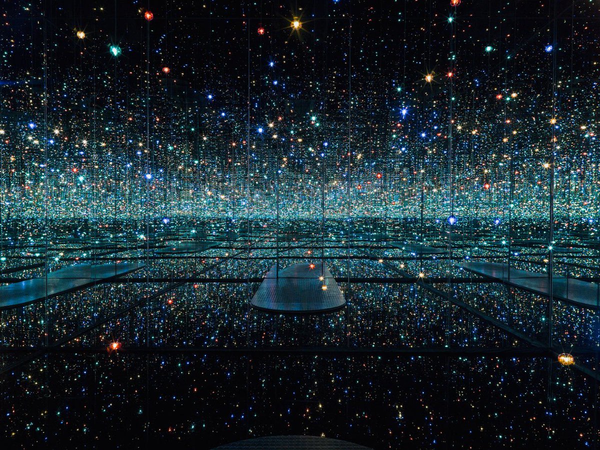 scene2ltd's tweet photo. This massively reminds us of the #OUReflect mirrored cube we built for Open University "45 Seconds of Infinity" #YayoiKusama #Awesome #ARTInspo https://t.co/wWYq3YtdDD https://t.co/ehv8te8jDg
