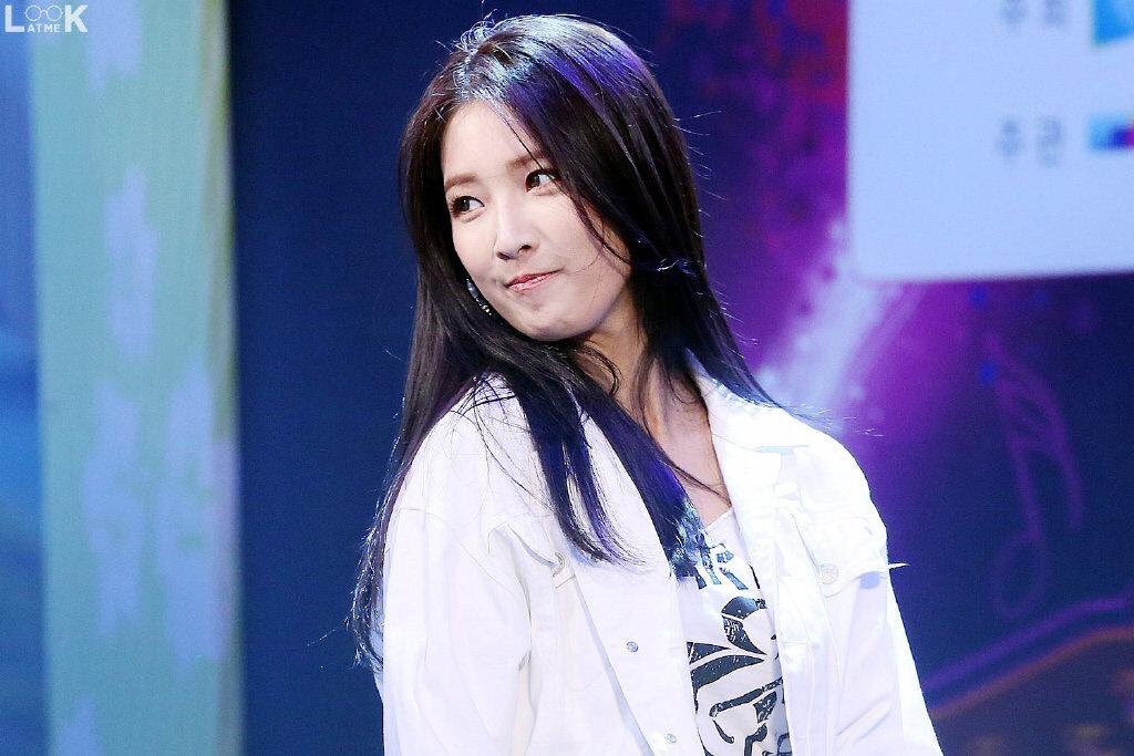 4minutepics's tweet photo. ˚‧º·141017 지현 https://t.co/UO5cpjJDda