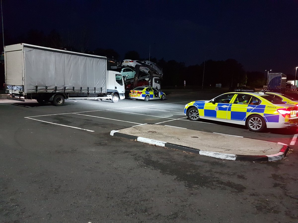 DerbyshireRPU's tweet photo. M1. On false plates with other false sets in the cab. Full of stolen clothing from curtain side HGV thefts on @nottspolice area. Two under arrest and vehicle #Seized #RealTimeANPR #Intercept #LoadTheft https://t.co/xcutNateJF