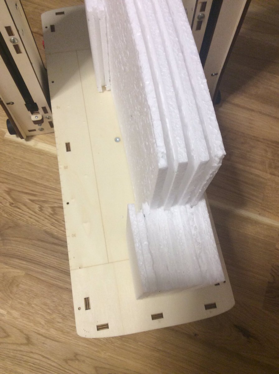 Imprimantes3D's tweet image. [Live Tweet MiniCut2d+] Le peigne

Pour découper de fines plaques de polystyrène il faut se construire un &quot;peigne&quot; 😉

Cela permet aussi de découper plusieurs fois le même modèle en une seule fois 😎

#maker #cncfab @elcp72 @MiniCut2d