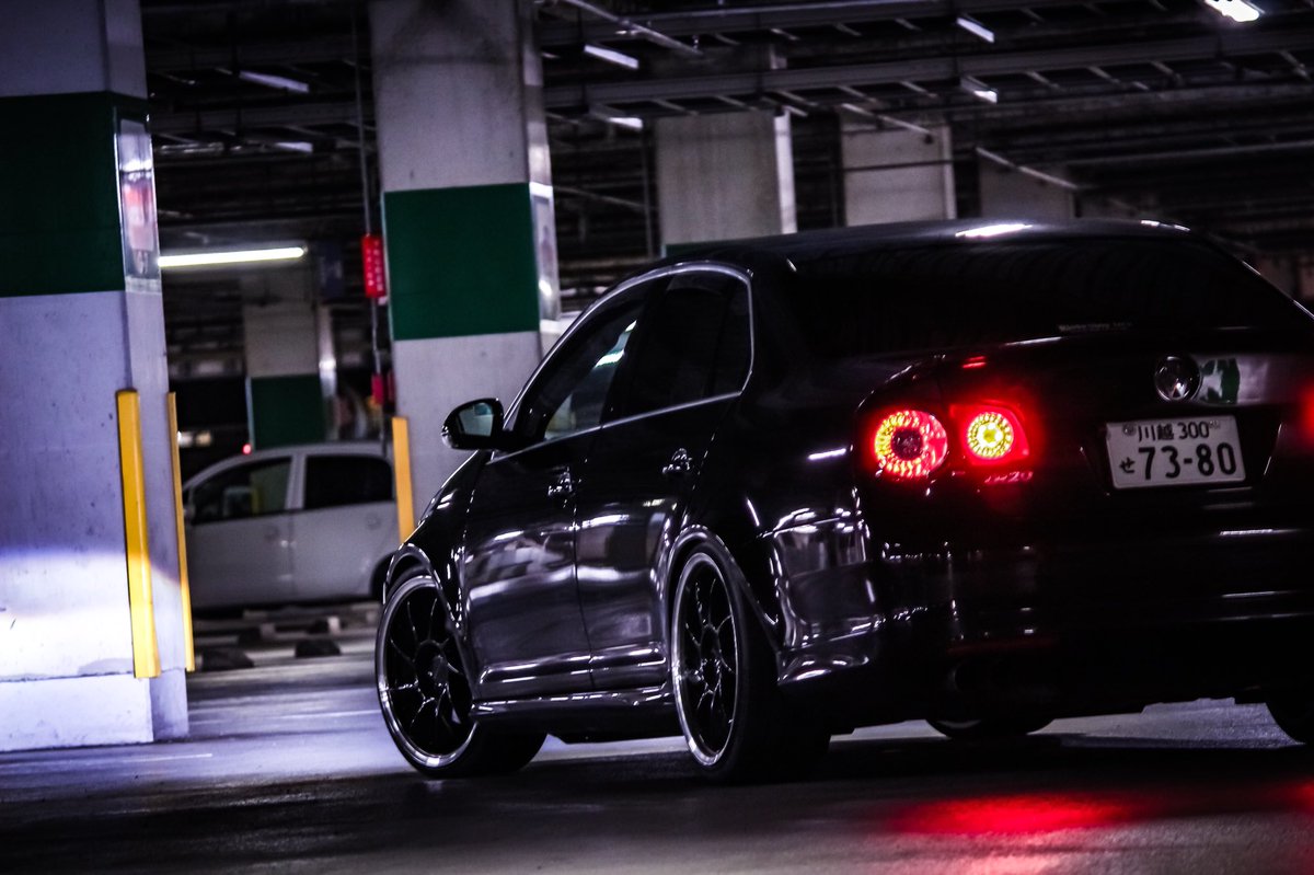 wwwkiri122's tweet photo. ひっさびさにやってみたいと思います
VWのジェッタ5乗ってる人です🚗💨
特徴は32バンパーとフェンダーです😘
シャコタカで外見ほぼノーマルですが...中身に手が込んでます☺️
すこしでもいいなと思ったらRTくださいきっと喜びます🤔
固定用に☺️
#すこしでもいいと思ったらRT
#VW
#JETTA5 https://t.co/SedawHTZx5