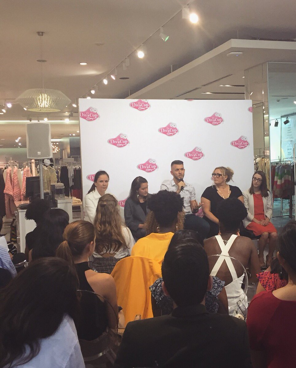 annmarieelpa's tweet photo. Had an absolute blast at the #internqueenparty in Toronto. Had the pleasure of meeting the @InternQueen herself and Noreen Flanagan, Editor in Chief of @FashionCanada ๐ Thanks to sponsors and panelists, @TheDivaCup @TIFF_NET @eOneMusicCanada @COVERGIRL @BobbiBrown https://t.co/QukxyNuMI9