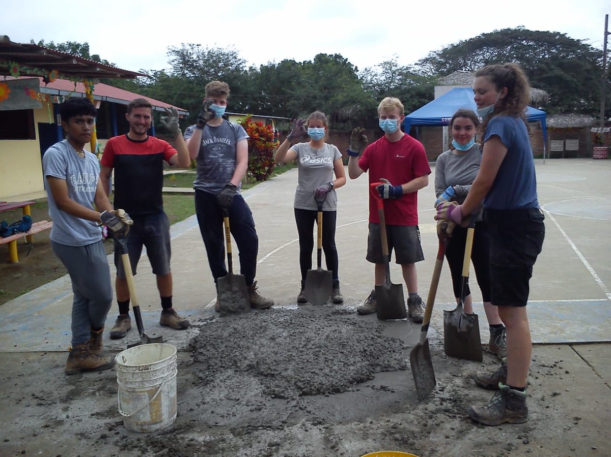 CampEcuador's tweet photo. Some members of #TeamSanPedro mixing and laying ceramics at the children center and school in our #CampCosta Keep up the good work! 💪👌🐟 #DoSomethingAmazing #CampsEffect @CampsInt https://t.co/B7vkQB8p4G