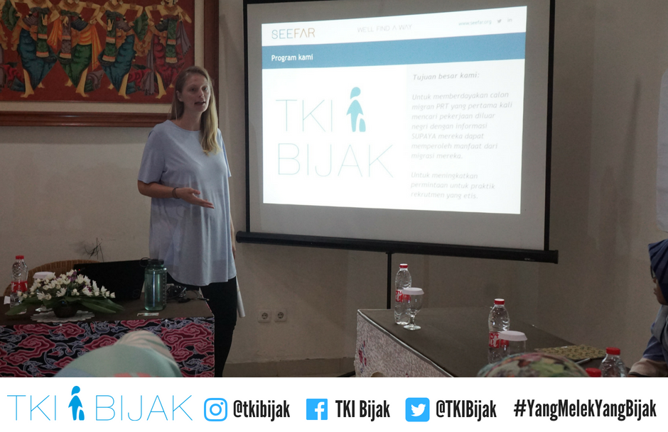 TKIBijak's tweet photo. Minggu lalu, kami mengadakan rapat dgn para fasilitator lokal. Kami membahas strategi dilapangan spy masyarakat dpt mengakses informasi yg tepat u/ menjadi pekerja migran.
Sahabat Bijak di Cilacap, Cirebon &amp; Subang, kita akan sering buka stand di acara - acara setempat #TKIBijak https://t.co/Oi9NWGmyRT