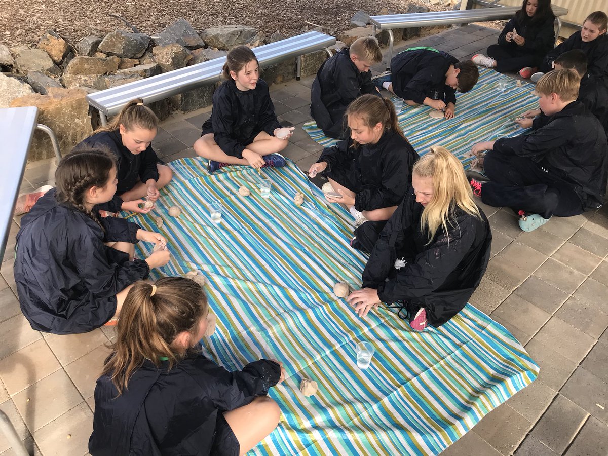 killatilla74's tweet image. Getting our hands dirty with clay for UOI @ImmanuelGawler #ballofdirt #messylearning #freedom