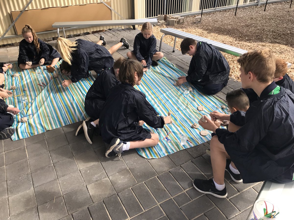 killatilla74's tweet image. Getting our hands dirty with clay for UOI @ImmanuelGawler #ballofdirt #messylearning #freedom