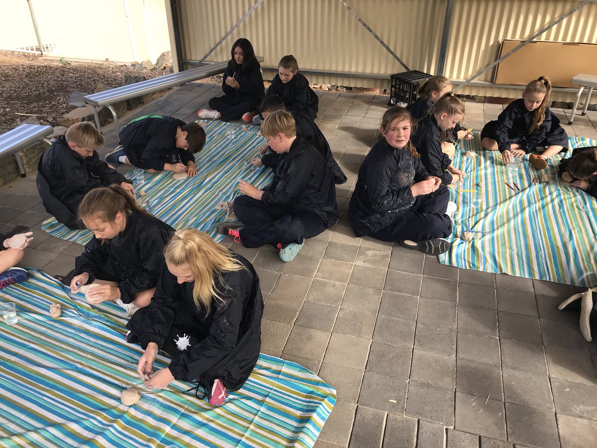 killatilla74's tweet image. Getting our hands dirty with clay for UOI @ImmanuelGawler #ballofdirt #messylearning #freedom