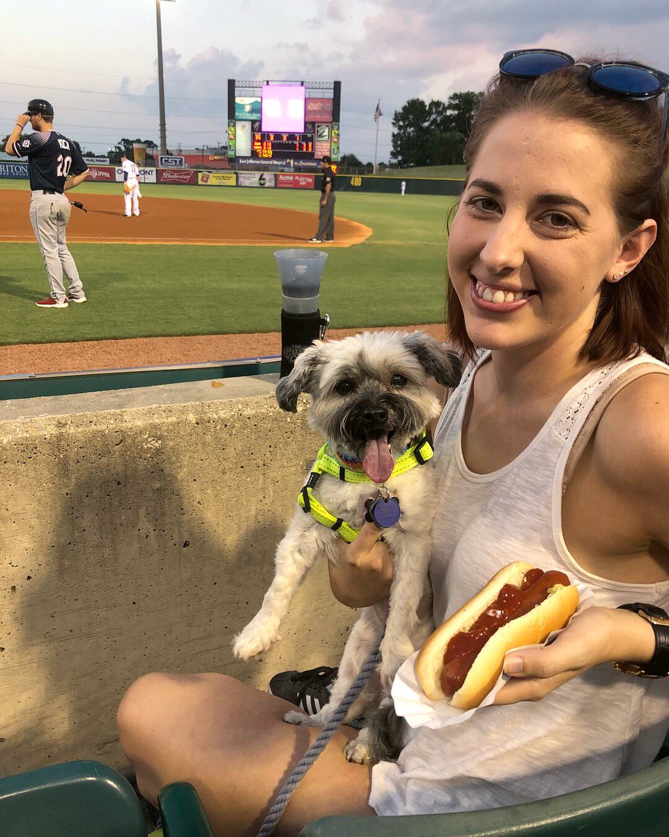 jgiffin33's tweet photo. Just a couple of hotdogs #TeamBabyCakes https://t.co/4v5qwQO4fH