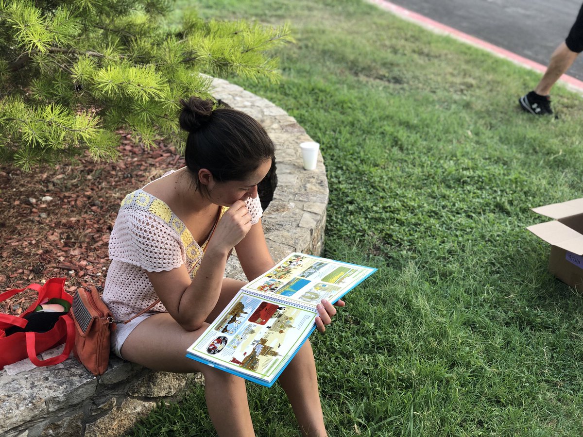 heatherlamb08's tweet image. One of our #castleberryisd Books and Bytes missions is to build home libraries while supporting our literacy efforts. It is because of the generous donation from @halfpricebooks we are able to give books away to our community. #MoBus loves books! #nosummerslide