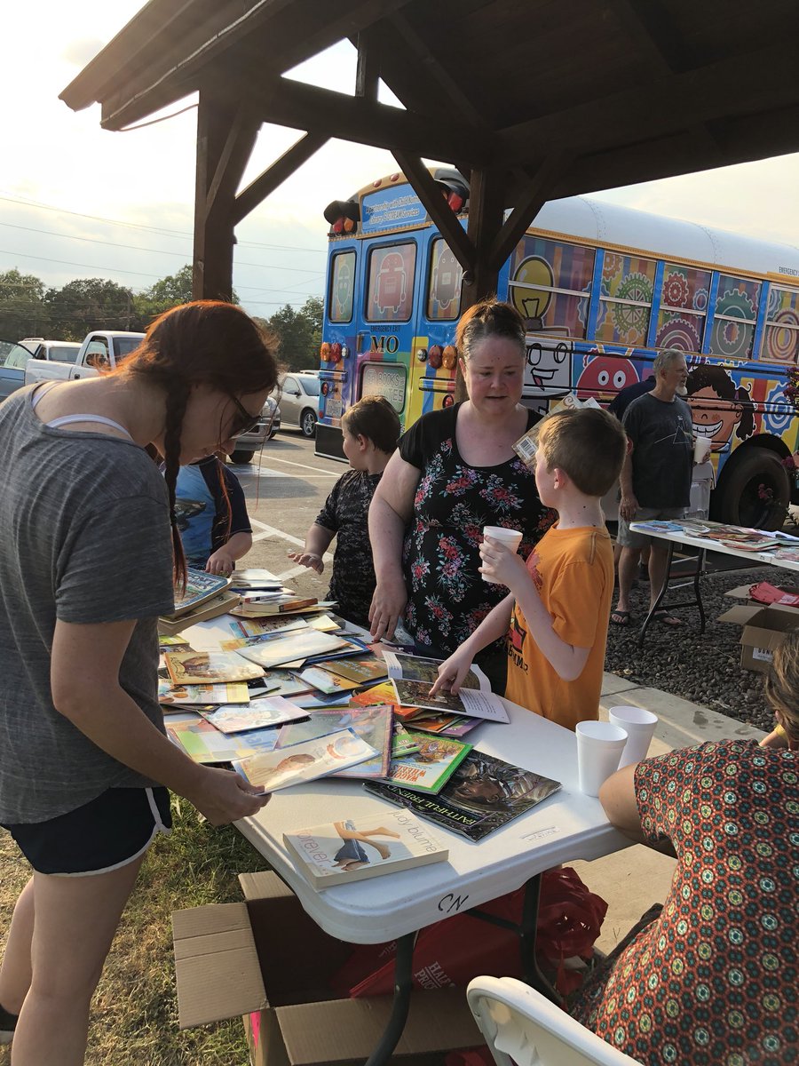 heatherlamb08's tweet image. One of our #castleberryisd Books and Bytes missions is to build home libraries while supporting our literacy efforts. It is because of the generous donation from @halfpricebooks we are able to give books away to our community. #MoBus loves books! #nosummerslide