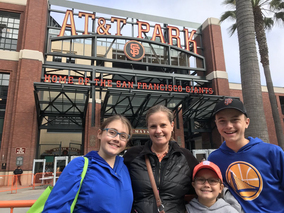 azdeal's tweet photo. #ATTPARK https://t.co/SU7fNDxWCm