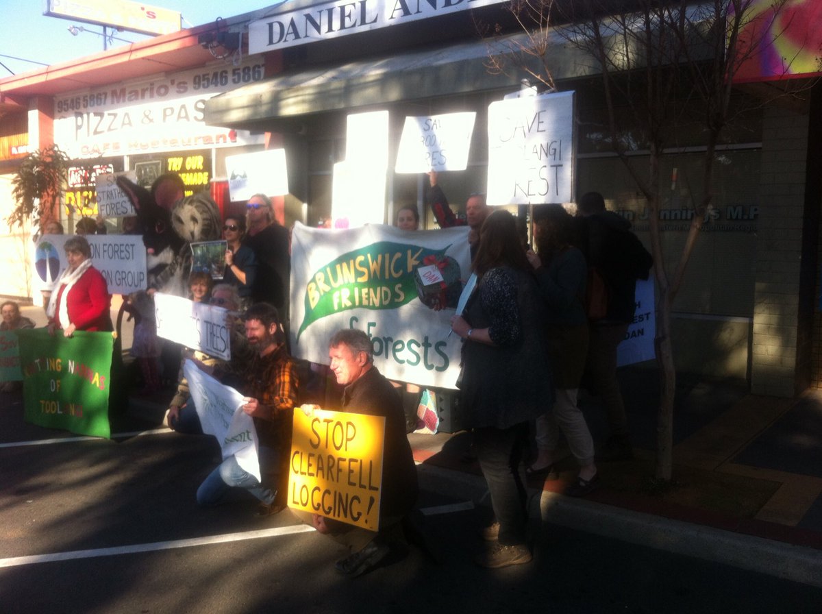 hocking_c's tweet photo. Will @DanielAndrewsMP listen to reps from 6 North & East regions & fr Melb at his office today- & #SaveOurForestsDan, create #GFNP #springst https://t.co/4VIgroLUOL
