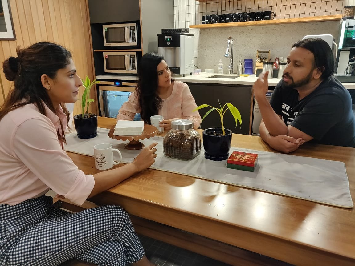 AmiFromIndia's tweet photo. Happy happy birthday @kubrasait! Was a pleasure interacting with you yesterday. #KeepItCrazy 🤘 https://t.co/YanQ1Z6PbZ