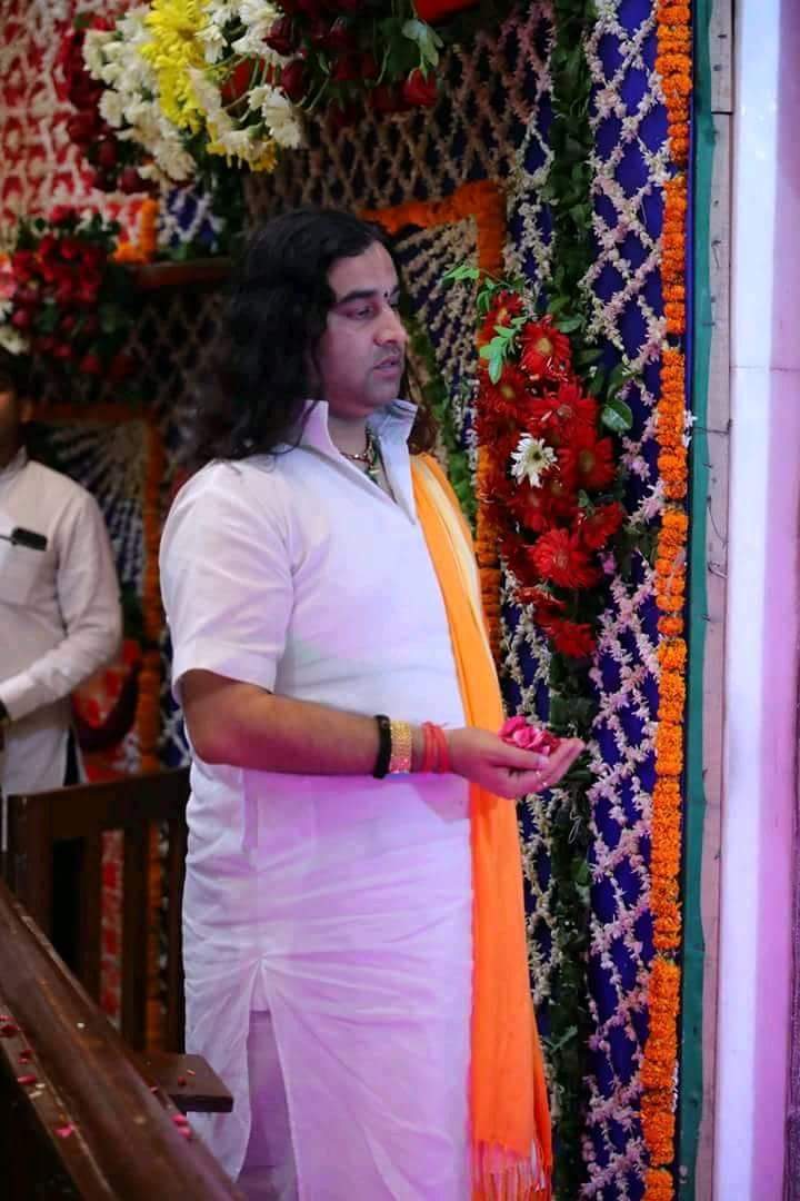 __swatu__'s tweet photo. @DN_Thakur_Ji 
राधे राधे गुरु जी❤
गुरु पूर्णिमा की ब��ुत बहुत बधाइयाँ😍😊

किशोरी जी की इच्छा नही रह इसलिए मुझे आज वृन्दावन नही बु��ाया पर मन वही आपके श्री चरणों मे है🙏
चरण स्पर्श गुरुदेव🙏🙌🙆

😘❤ https://t.co/4hFafVFt3K