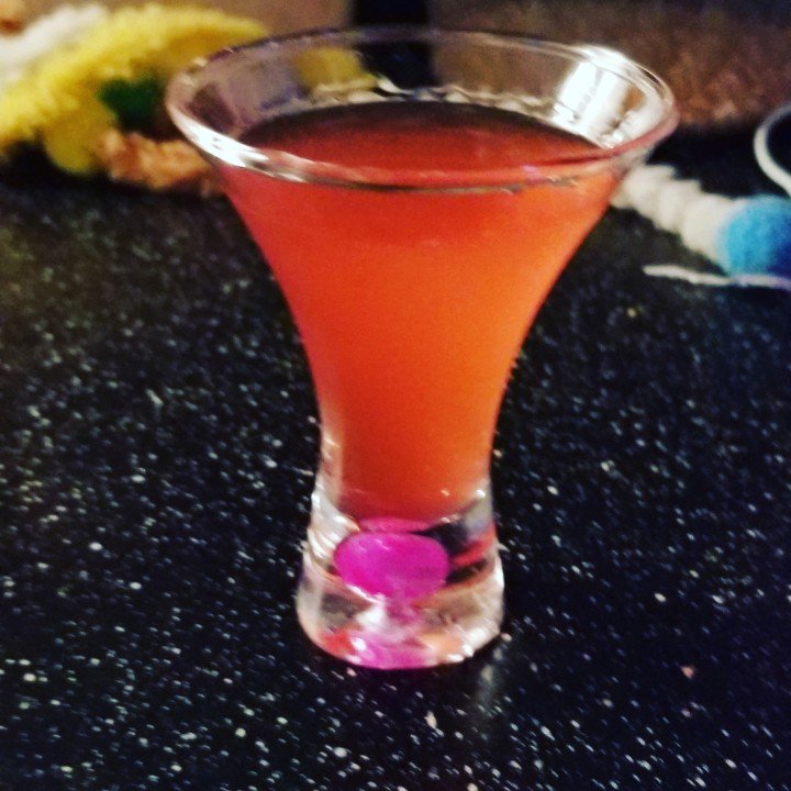 Turtlequeen76's tweet image. I sold 7 phones today at work. Awesome day and now it's mini margarita time. #workinghard