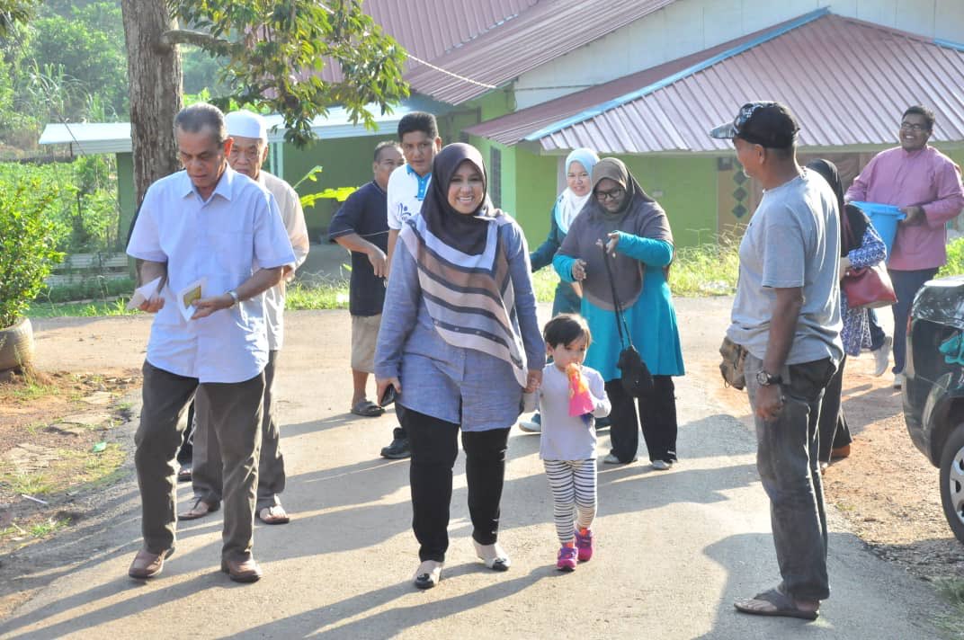 emysamsudin's tweet image. Alhamdulillah..pagi jumaat ini, selesai ziarah kasih di 3 buah kampung. Ramuan China Kechil,  Ramuan China Besar dan Kampung Paya Lebar. T.kasih kepimpinan masyarakat yg turut turun pdg bersama-sama saya. 

#ZiarahKasih #P134 #masjidTanah #ParlimenMasjidTanah