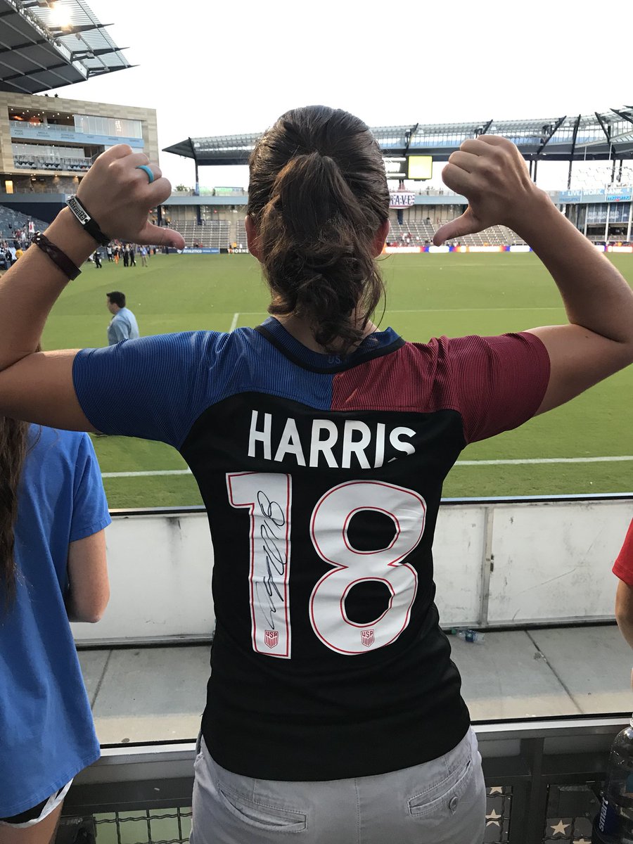 pyake18's tweet image. Still don’t have words... got to meet my hero tonight. Wow. #USWNT #ToN2018