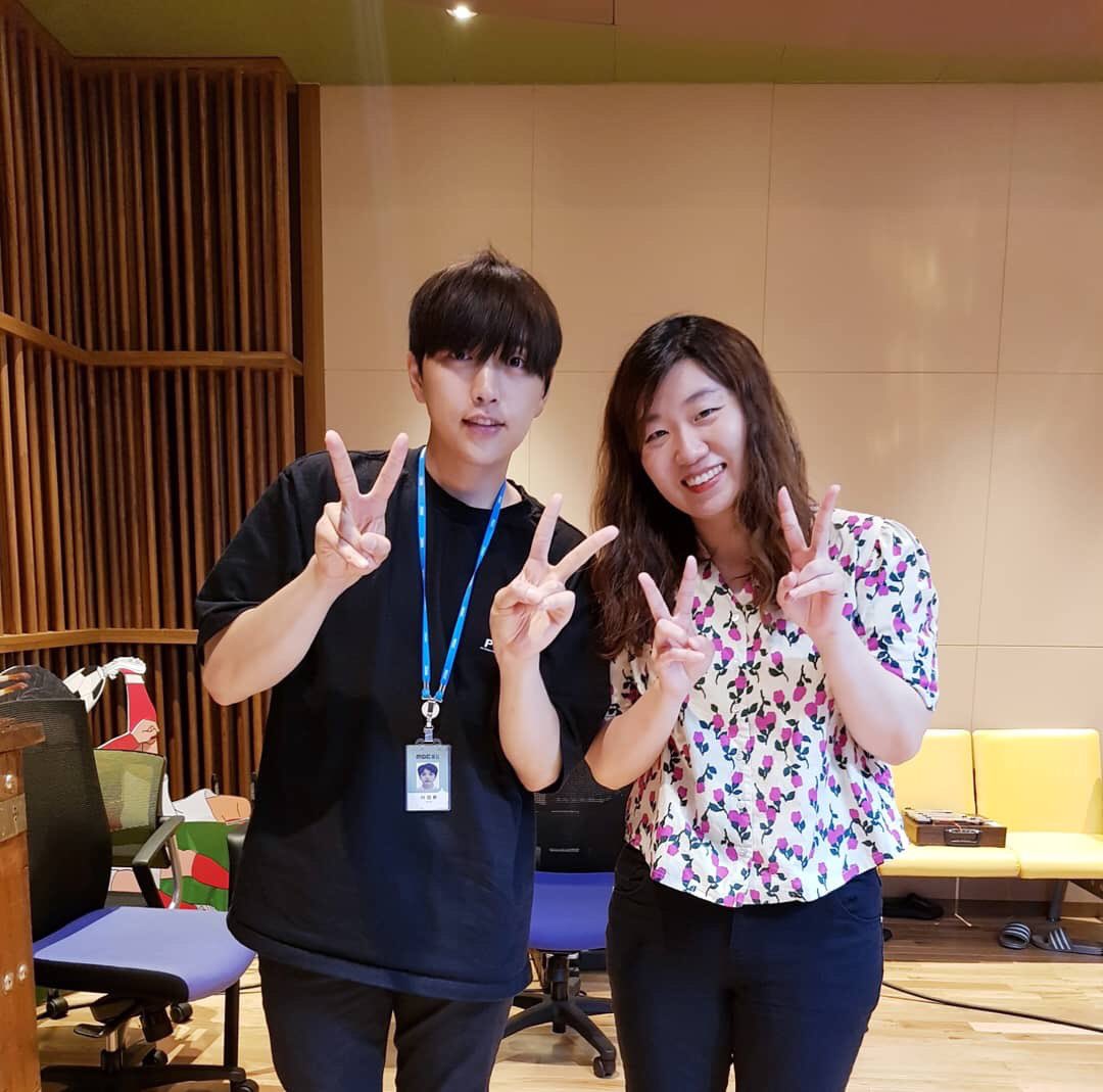 jiny__love's tweet photo. DJ Sandeul's guest on 180726 ~ Writer Jung Serang talked about love.  She said she wanted to feel romance with husband forever. Wow! 👍🏻 Also, if she were to cast Sandeul as a protagonist in her story, he would be a jovial guy!

#산들 #Sandeul #B1A4 #mbcstar #SandeulStarryNight https://t.co/BqBflovCXB