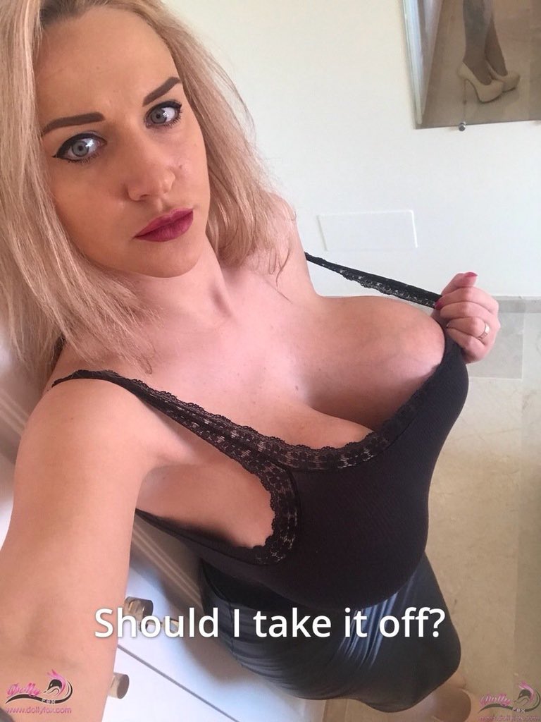 DollyFoxFan's tweet photo. #FoXXXyFriday
Awesome gorgeous beautiful ladies
#TeamDollyFox #DollyFox
#FridayFeeling 
🦊🦊🦊🦊🦊🦊🦊🦊🦊🦊🦊🦊
@RealDollyFox 
@cristinafoxxx 
🔥☀️🔥☀️🔥☀️🔥☀️🔥☀️🔥☀️ https://t.co/Tvc3ZXMs1u