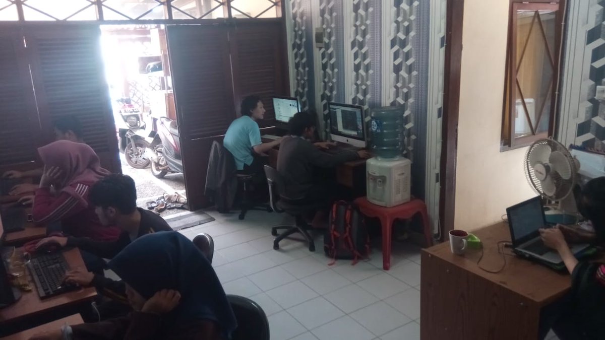 dewaseo's tweet photo. DIBUTUHKAN EMak-Emak MENEJER...
yang berminat silahkan
https://t.co/bb5teAk1EF https://t.co/1sAFI9yNng