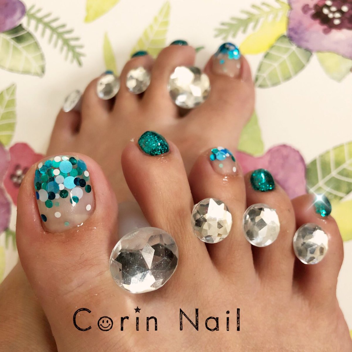 Corin Nail フットネイルはホロ ラメで思いっきり派手に フットネイル Footnail ジェルネイル ネイル 夏ネイル Nail ホロネイル ラメネイル 志木ネイル 自宅ネイルサロン 志木 富士見 朝霞 Corinnail T Co Ohi2ip6odm