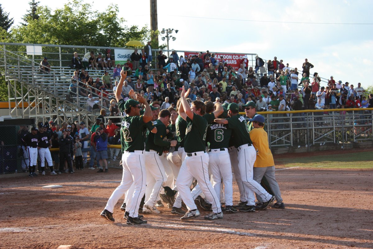 SoftballOz's tweet image. Flashback Friday! This day in 2009, the Aussie Steelers became world champions, delivering one of the greatest moment for Australia in Men's softball. That same year, Softball Australia inducted the team into the Hall of Fame.
Shout out to the members of that team!
#ThankYou