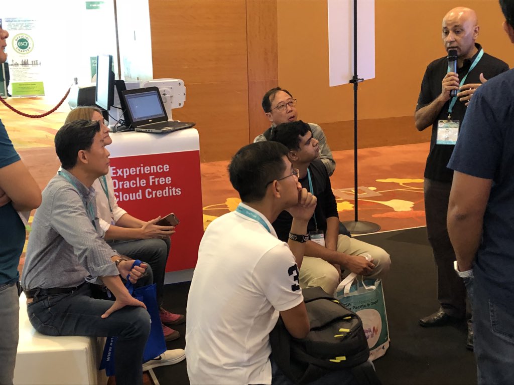 cmvithlani's tweet image. #RSAC APJ 2018 #IDCS #BlockChain #IOT live session by Niel Pandya Amitpal Singh Dhillon @OracleSecurity