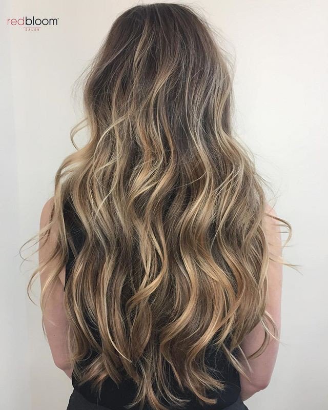 redbloomsalon's tweet image. Dying over these gorgeous locks 😭😍 Hair by creative director Alex @a_kool
.
.
.
.
.
.
.
#alexredbloom #rootmelt #hairpainting #prettyhair #hairoftheday #hairofinstagram #aveda #avedacolor #longhair #longhairgoals #balayageandpainted #hairstyle #yycha… ift.tt/2LtQtSz