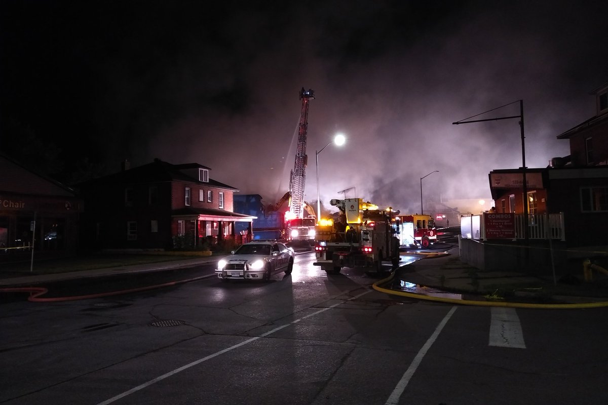 The backhoe is breaking down the building section behind Poirier Furniture.  #CornwallON #fire https://t.co/7jpyyuoVcW