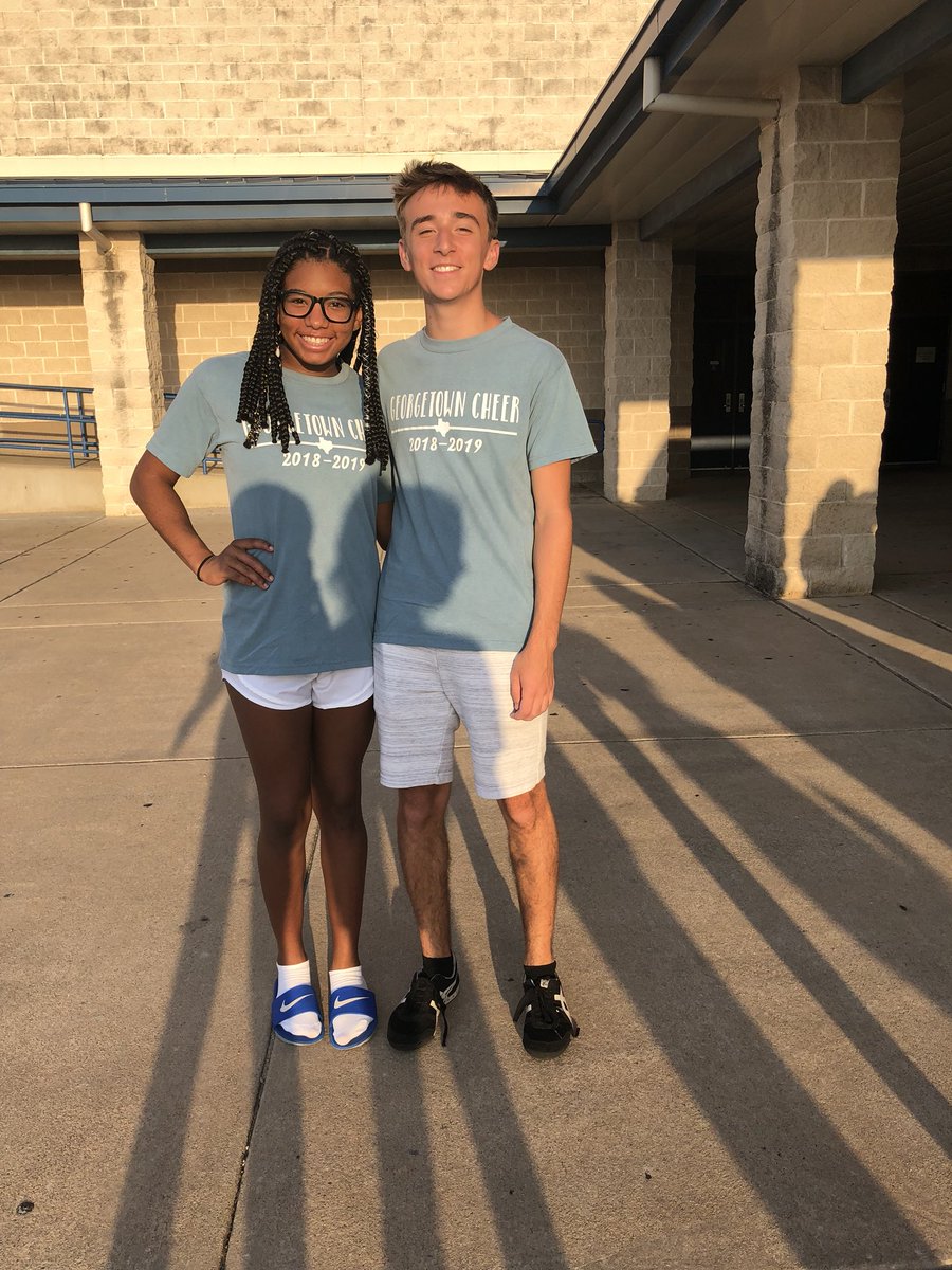 aalysa804's tweet photo. #letsgetherdone the first of many lasts https://t.co/6mdeAYcSaU