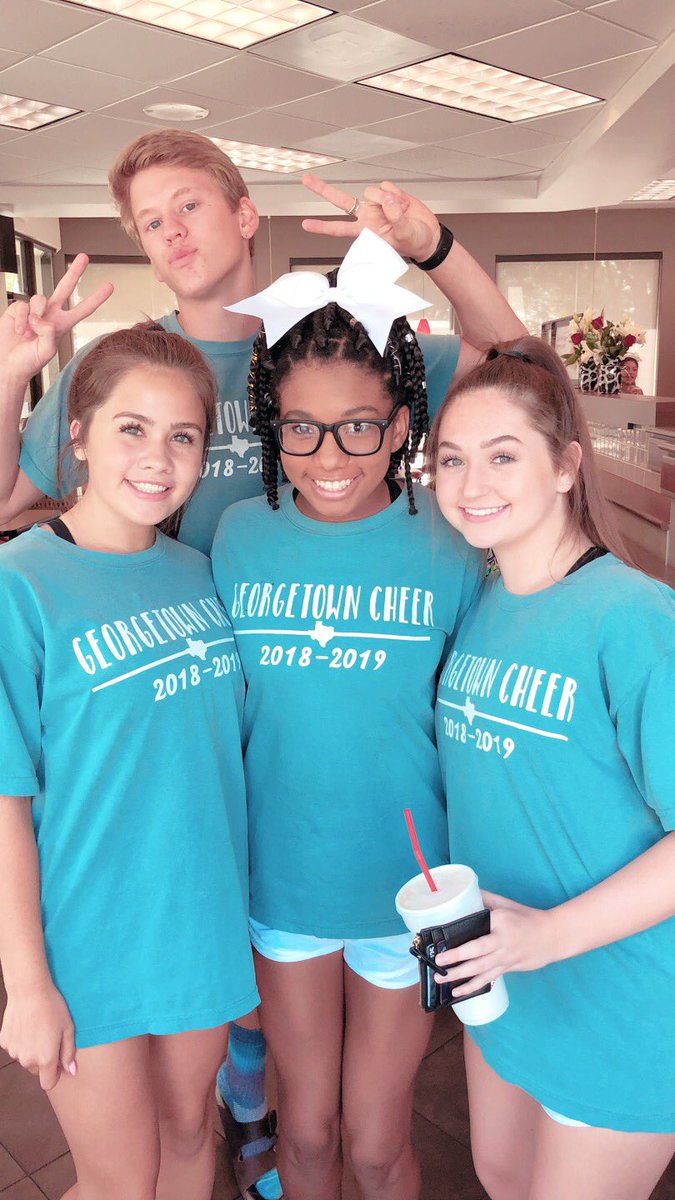 aalysa804's tweet photo. #letsgetherdone the first of many lasts https://t.co/6mdeAYcSaU