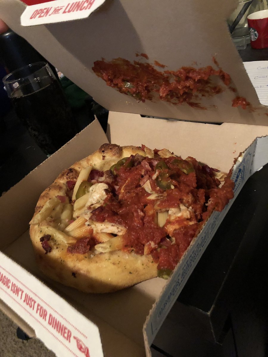 MeeksShoes23's tweet photo. At this point @dominos I don’t even want my money back I just want to stop spending it on wasted food. Looks like my bread bowl was on a rollercoaster I can’t understand how food leaves stores like this https://t.co/EnLxF6Ppiz