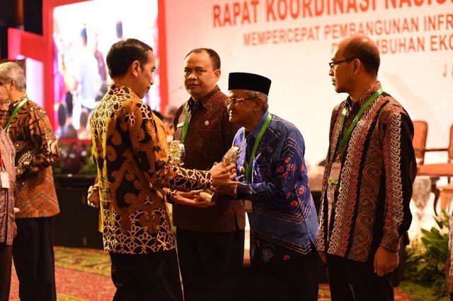banjarkab's tweet photo. TPID Kabupaten Banjar Terbaik Se-Kalimantan

Jakarta, infoPublik – Kerja keras Tim  Pengendalian Inflasi Daerah (TPID) Kabupaten Banjar berbuah manis dengan  meraih penghargaan TPID terbaik se-Kalimantan Tahun 2017. TPID  Kabupaten Banjar termasuk dalam 5 TPID terbaik di In... https://t.co/1XrpCRamG1