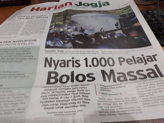 MafiaWasit's tweet photo. Wahai Menteri Pendidikan, tolong tegur Menpora nih!

Utamakan Pendidikan dahulu baru Olahraga, apalagi kalau cuma NONTON olahraga. https://t.co/q9C4QfXPWx