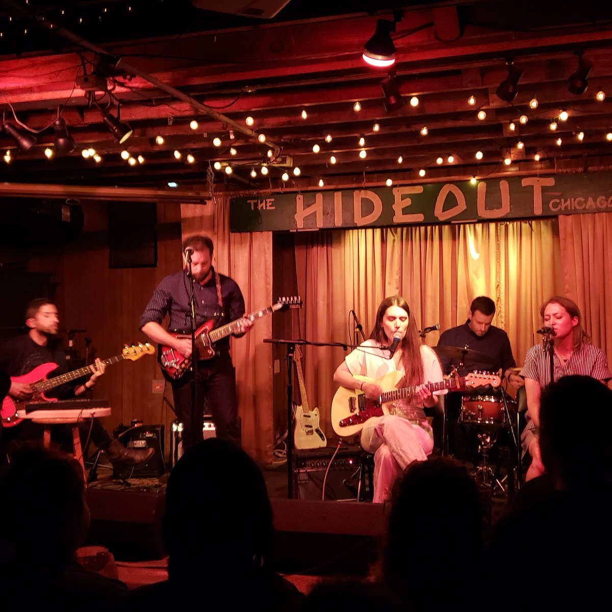 soundthreadblog's tweet photo. Magical, captivating record release performance from Chicago-based singer-songwriter @gia_margaret - check out her incredible new album 'There's Always Glimmer' just released today on @OrindalRecords #giamargaret #dogintheyard #itsnotours #orindalrecords #recordreleaseparty https://t.co/HLzfGWou9I