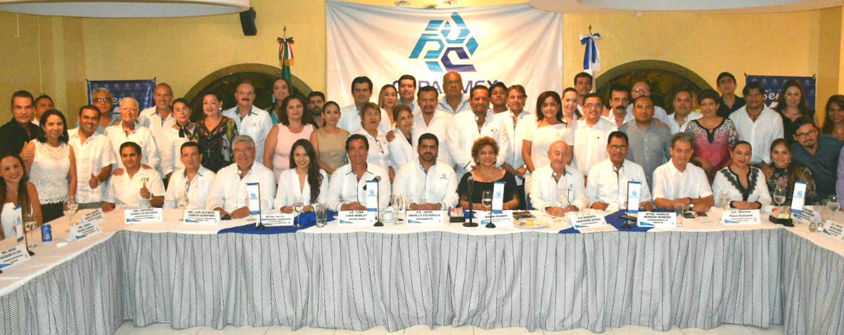 CoparmexAcaOf's tweet photo. Llevamos a cabo nuestra Sesion Mensual de Socios e Invitados correspondiente al mes de Julio/2018; preside el Lic. @Jaime_Badillo; como invitada especial tuvimos la presencia de la Lic. @adela_roman, Pta Mpal Electa de Acapulco.

#SerCoparmex
#JuntosSociedadYGobierno https://t.co/olqUcawPGm