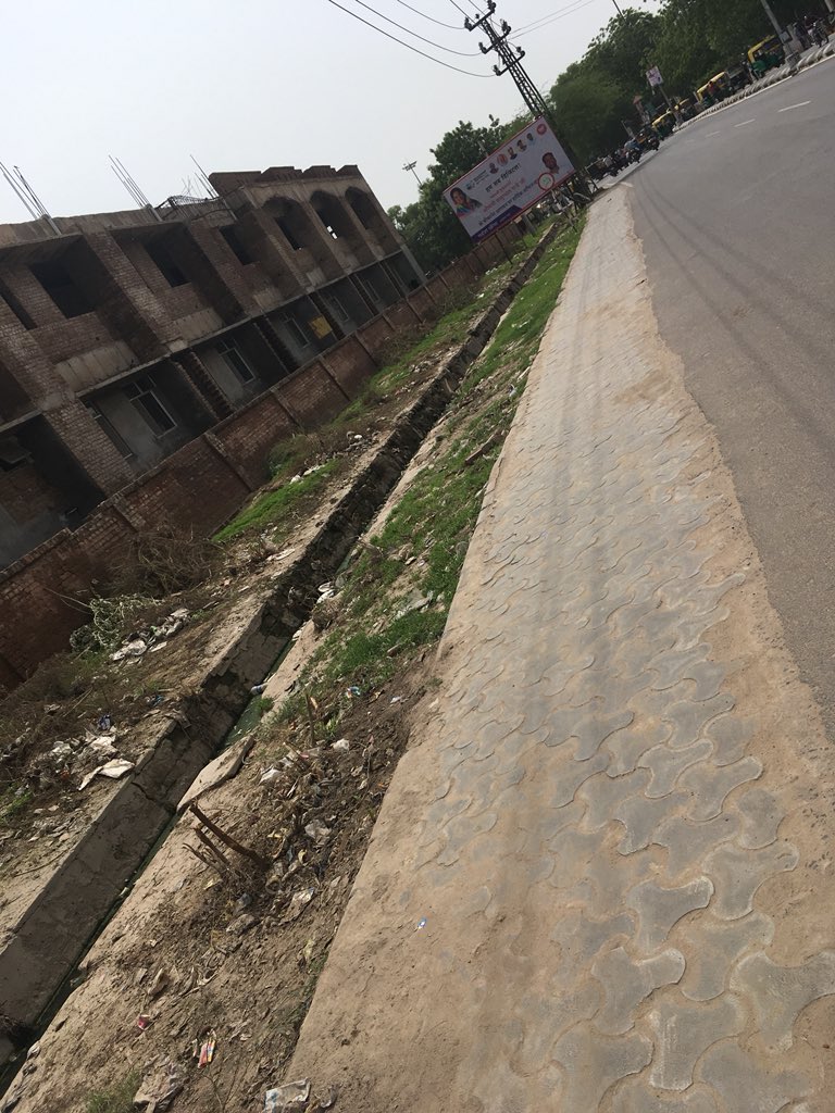 sanjayssbishnoi's tweet photo. Bikaner Reality #Dainikbhaskar #Rajasthan #Bikaner #jaipur #BhaskarAlert #BJP #CONGRESS #TOI #TIMES #timesofindia #etv #rajathanetv #aajtak #indiatoday https://t.co/BobhA2rPqD