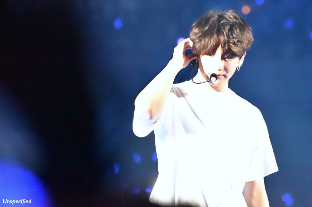 UNSPECIFlED's tweet photo. 180420 Happy Ever After【HQ】

#정국 #전정국 #꾹 #JUNGKOOK #방탄소년단 #방탄 #bts @BTS_twt https://t.co/R7hqBPRato