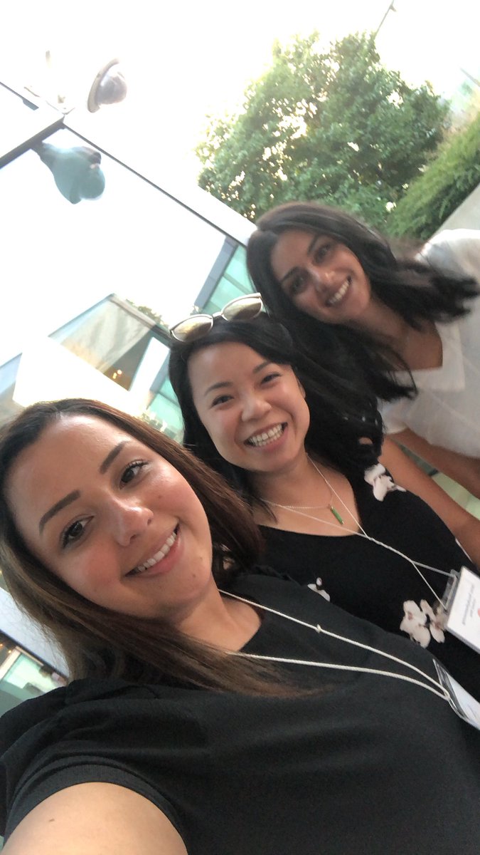 Yesna's tweet photo. Great to be reunited with some UW friends! #ImpactRed #GenNext #@UWLM #volunteer https://t.co/SYbNps7Ho5
