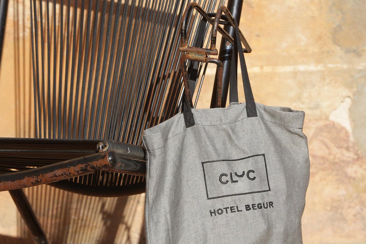 cluchotel's tweet photo. Rebre missatges com aquests ens emociona: “Estem descansats, relaxats... Amb quina recomanació ens sorprendran avui la bona gent del Cluc? Sempre encerten!” https://t.co/jGEyrbGBcY